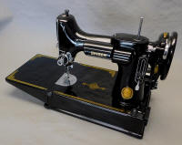 1952 Black Singer Featherweight 221 Sewing Machine (AK988245)