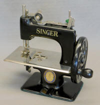 Singer Model 20-10 "Centennial" TSM / Toy Sewing Machine
