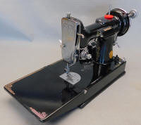 1937 Black Singer Featherweight 221 Sewing Machine (AE421959)