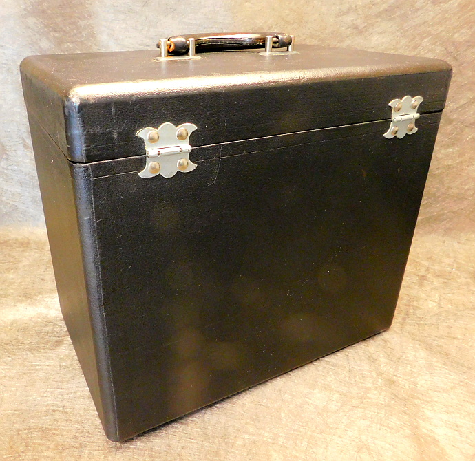 1947 Black Singer Featherweight 221 Sewing Machine (AG978590)