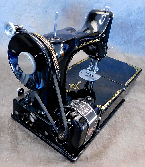 1950 Black Singer Featherweight 221 Sewing Machine AJ357289