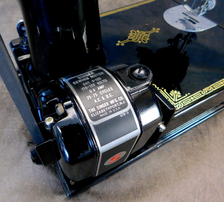 1950 Black Singer Featherweight 221 Sewing Machine AJ357289