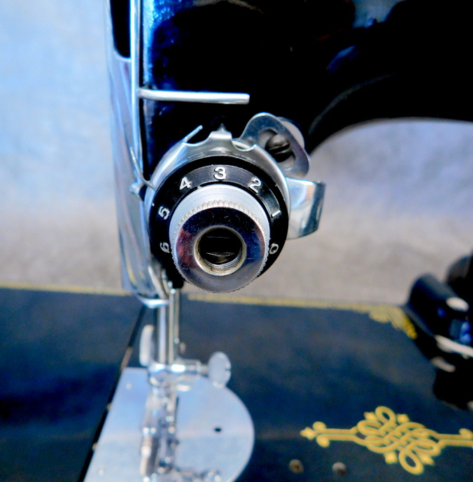 1950 Black Singer Featherweight 221 Sewing Machine AJ357289