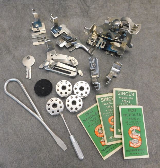 1950 Black Singer Featherweight 221 Sewing Machine AJ357289