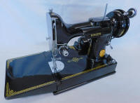 1950 Black Singer Featherweight 221 Sewing Machine (AJ579915)