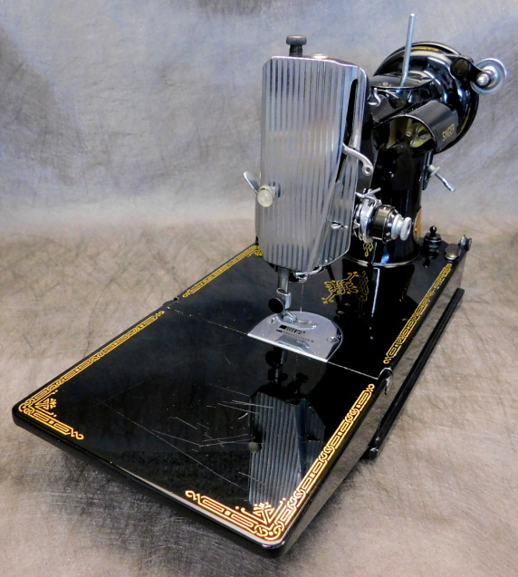 1951 Black Singer "Centennial" Featherweight 221 Sewing Machine (AK418474)