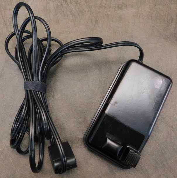 1951 Black Singer "Centennial" Featherweight 221 Sewing Machine (AK418474)