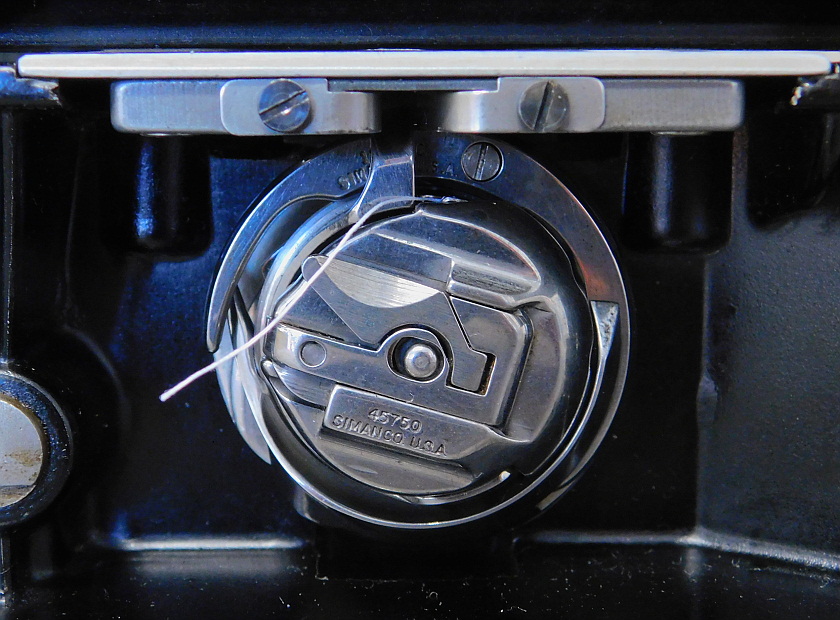 1954 Black Singer Featherweight 221 Sewing Machine AL711612