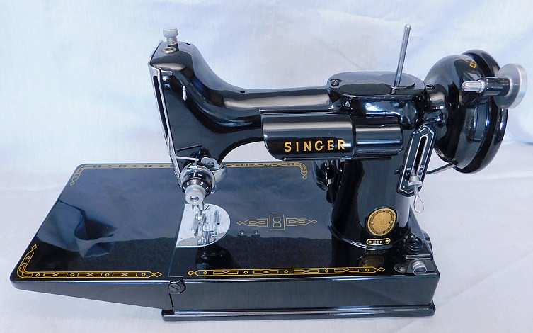 1955 Black Singer Featherweight 221 Sewing Machine (AL949352)
