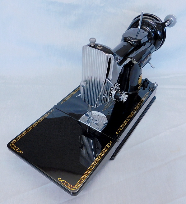 1955 Black Singer Featherweight 221 Sewing Machine (AL949352)