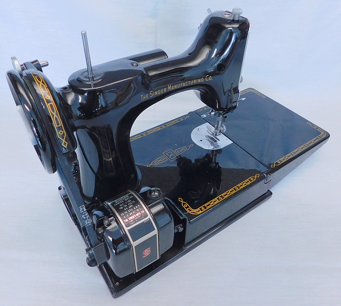 1955 Black Singer Featherweight 221 Sewing Machine (AM144625)