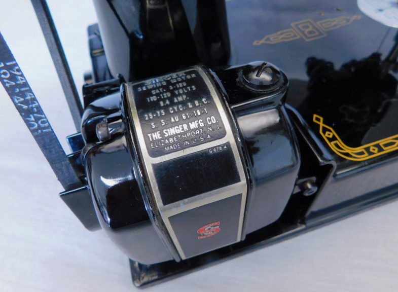 1955 Black Singer Featherweight 221 Sewing Machine (AM144625)