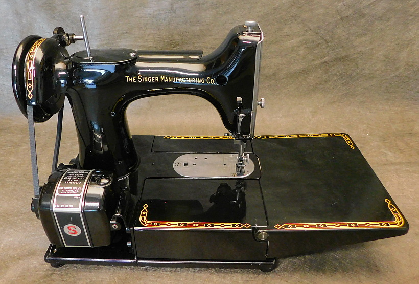 1957 Black Singer "FreeArm" Featherweight 222K Sewing Machine