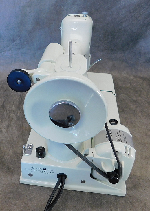 White 221K Singer Featherweight FA2058554