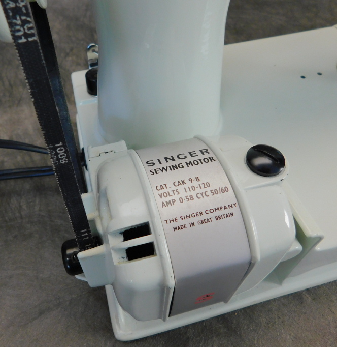 White 221K Singer Featherweight FA2058554