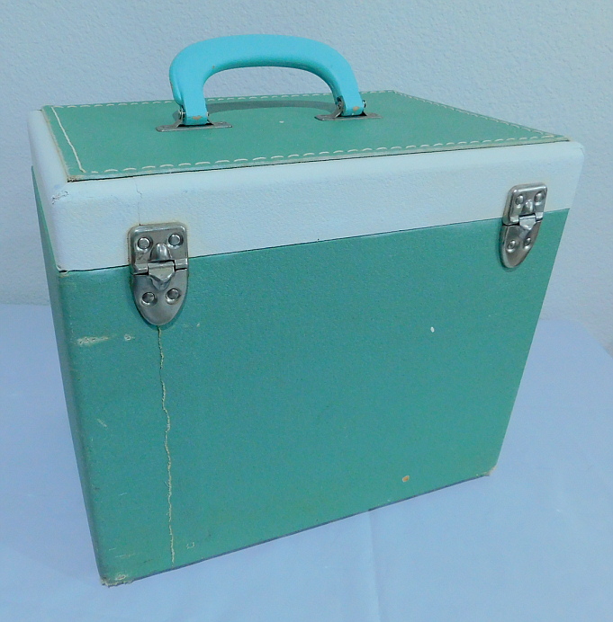 1968-69 White Singer Featherweight 221K Sewing Machine (FA231876)