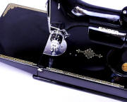 Singer Featherweight 221 detail